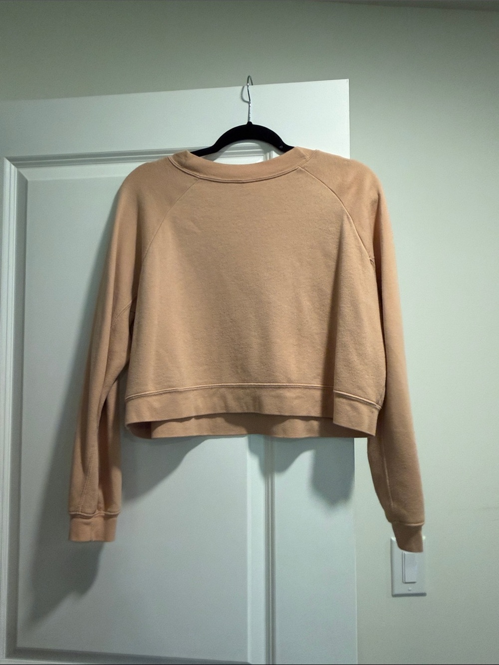 Buffalo Peach Script Logo Cropped Sweatshirt - Picture 4 of 4